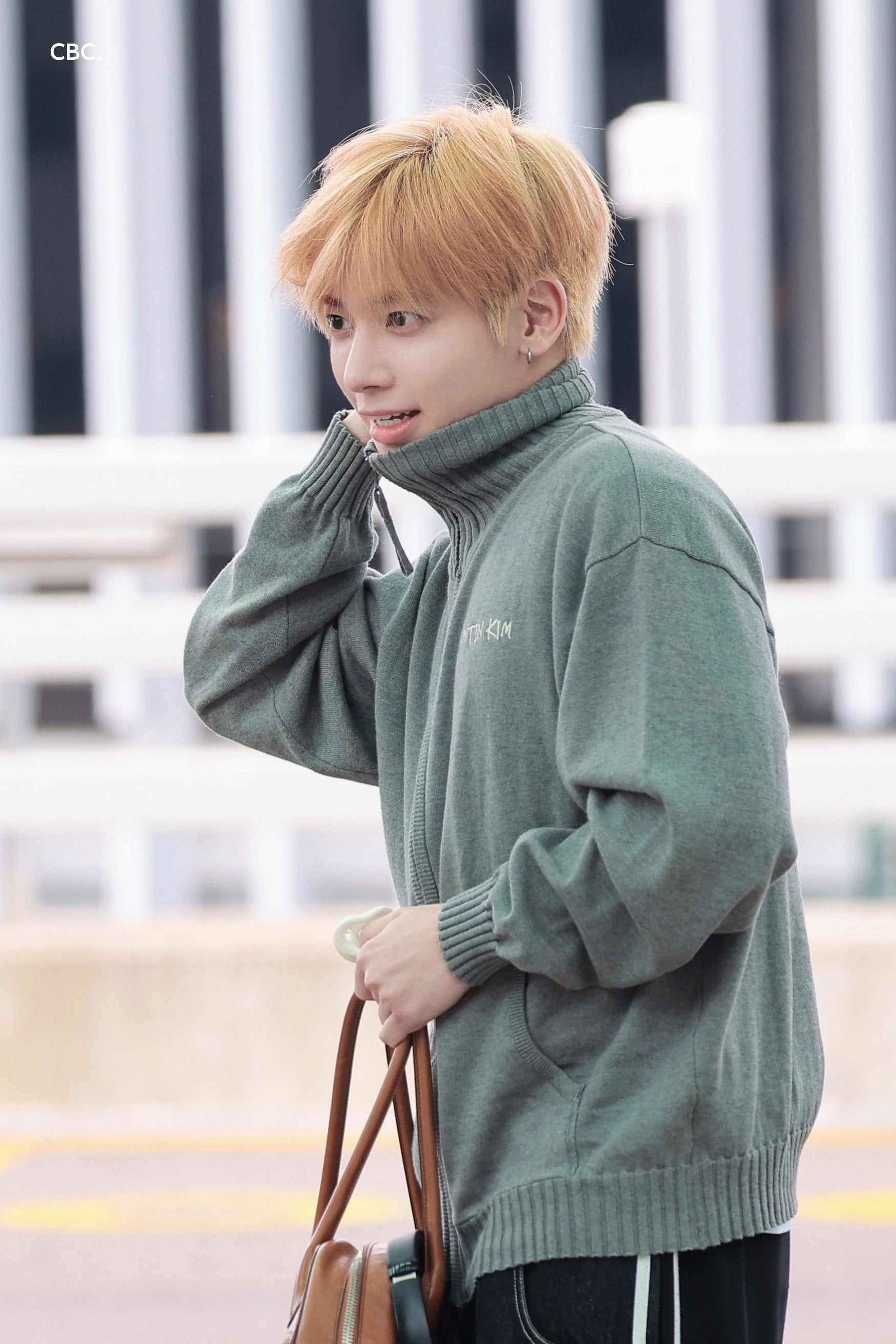 [잡담] 강태현 오늘 공항 미쳤네 | 인스티즈