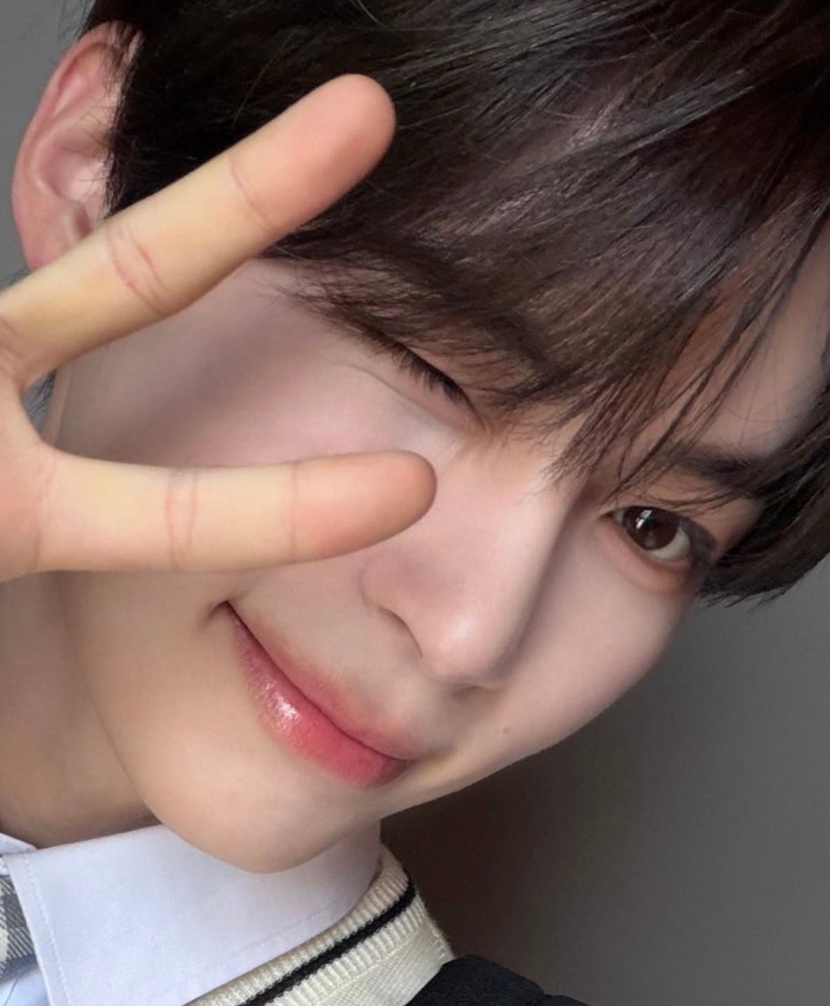 [잡담] 성한빈 윙크셀카 개예쁨 | 인스티즈