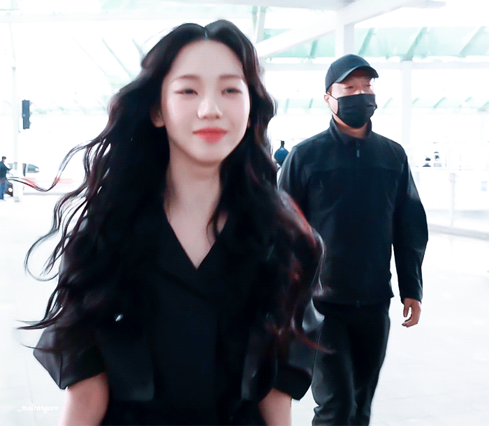 [잡담] 260503 카리나 인천공항 출국 GIF | 인스티즈