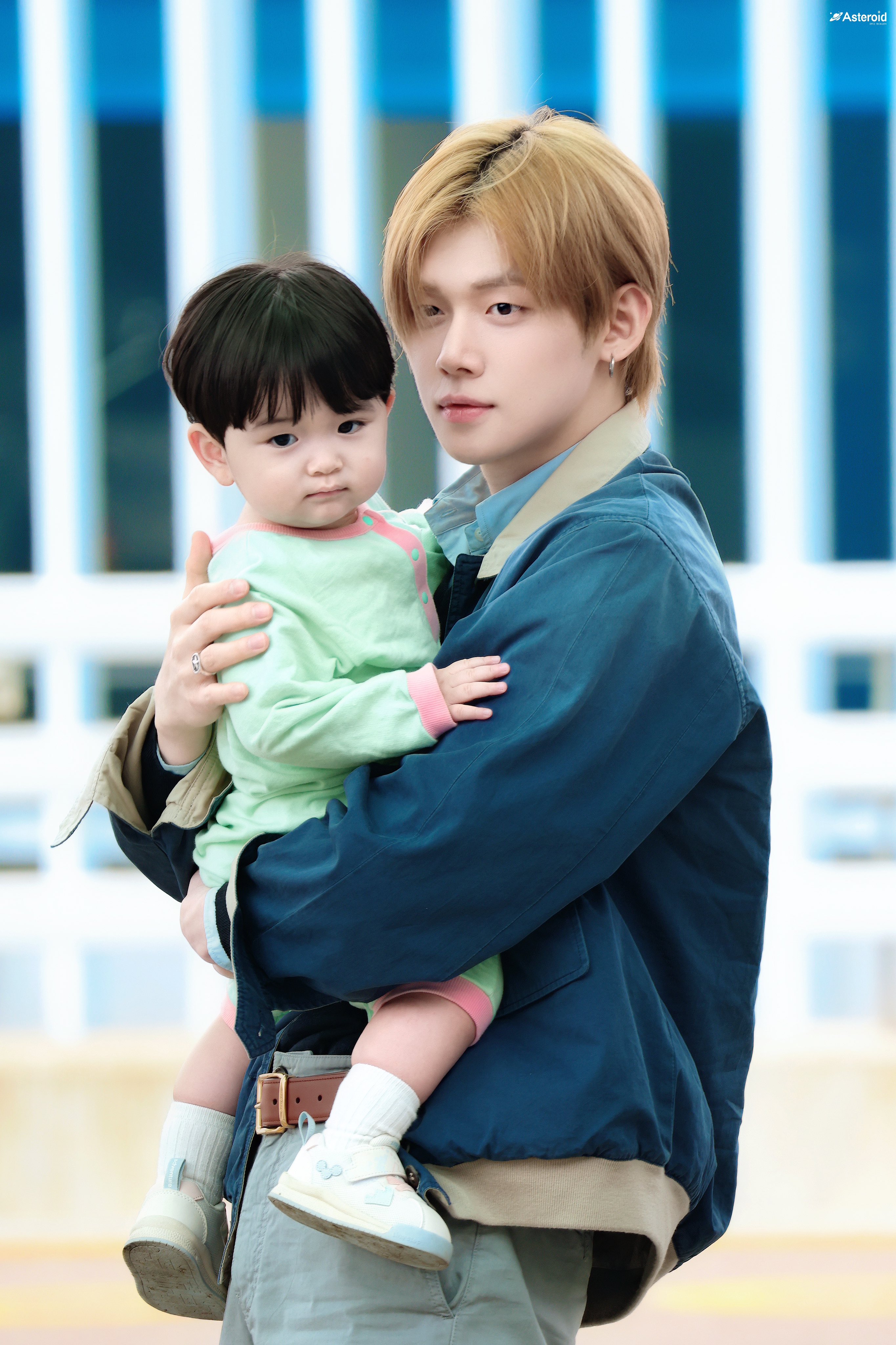 [잡담] ㄹㅇ 연준이 손이 유준이 얼굴보다 더 커 | 인스티즈