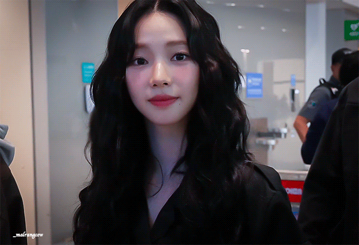 [잡담] 260503 카리나 인천공항 출국 GIF | 인스티즈