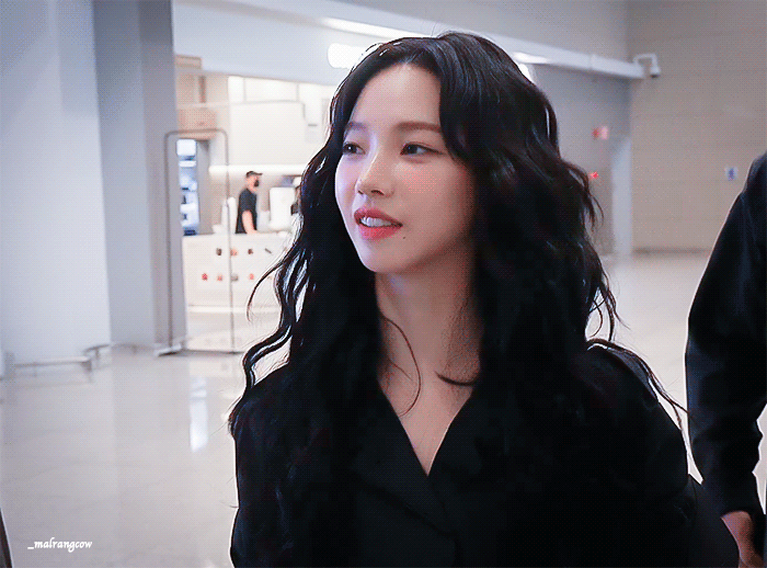 [잡담] 260503 카리나 인천공항 출국 GIF | 인스티즈