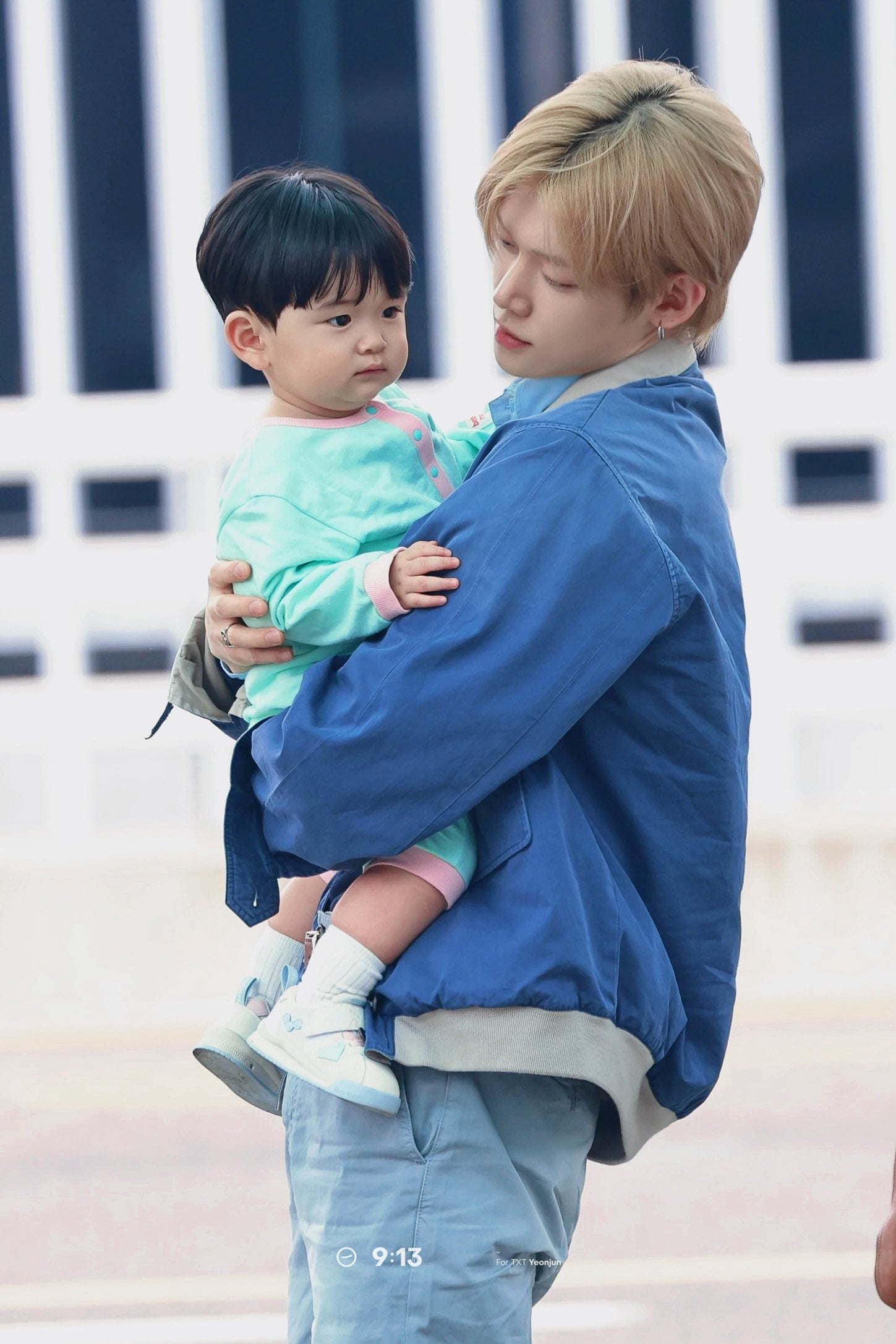 [잡담] ㄹㅇ 연준이 손이 유준이 얼굴보다 더 커 | 인스티즈