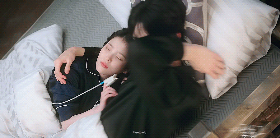 [잡담] 21세기대군부인) 21세기대군부인 Ep.08 첫날밤 에필로그 변우석 아이유 gif | 인스티즈