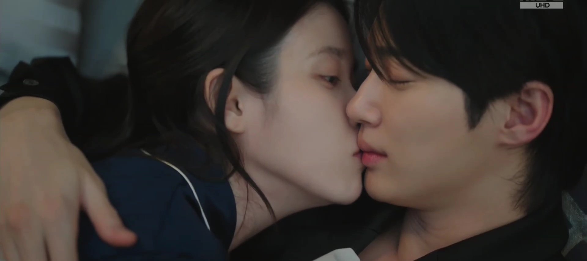 [잡담] 연하여주가 먼저 뽀갈하는거 진심 고자극 | 인스티즈