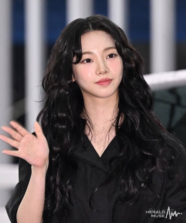 오늘 멧갈라 참석하러 출국하는 에스파 카리나&닝닝 | 인스티즈