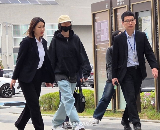 [정보/소식] [단독] "재밌니?" 나나 자택강도男 6월 선고..증인 2명 추가 신문 | 인스티즈