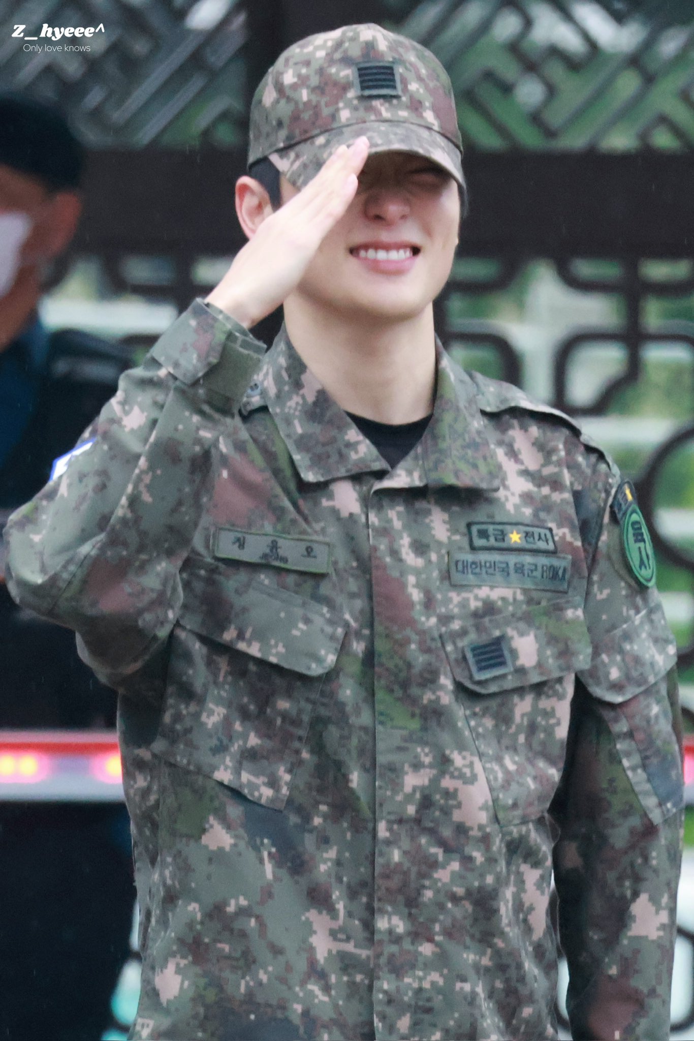 [잡담] 재현이 고양이수염 깜찍해 | 인스티즈