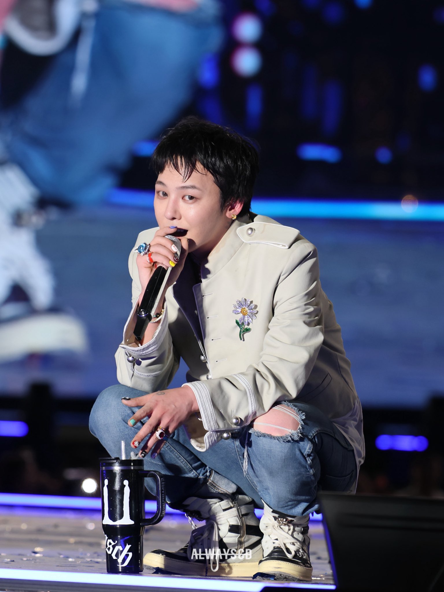 [잡담] 지디 어제 청바지에 하이탑 존좋 이거지예 | 인스티즈