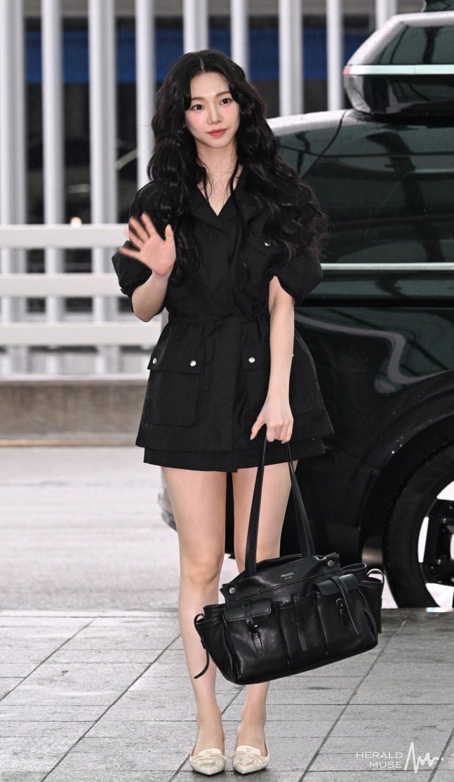 [잡담] 260503 뉴욕 메트로폴리탄 미술관에서 열리는 '멧 갈라 2026'(Met Gala 2026) 일정에 참석하기위해 뉴욕 출국한 카리나 닝닝 기사사진 | 인스티즈