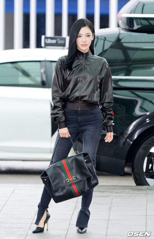 [잡담] 260503 뉴욕 메트로폴리탄 미술관에서 열리는 '멧 갈라 2026'(Met Gala 2026) 일정에 참석하기위해 뉴욕 출국한 카리나 닝닝 기사사진 | 인스티즈