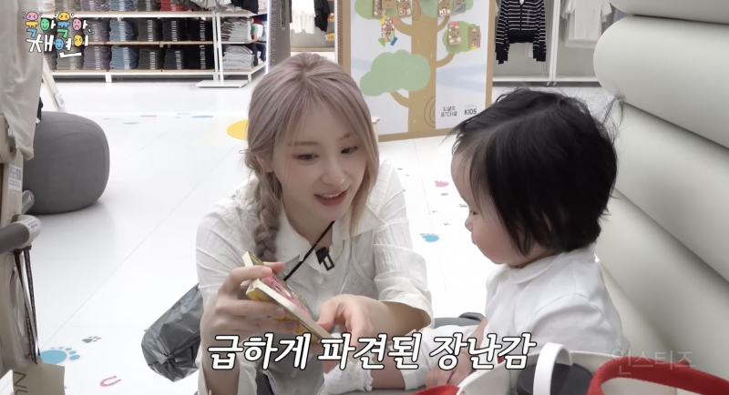 육아 경력직 아이돌의 우는 아기 달래는 법....jpg | 인스티즈