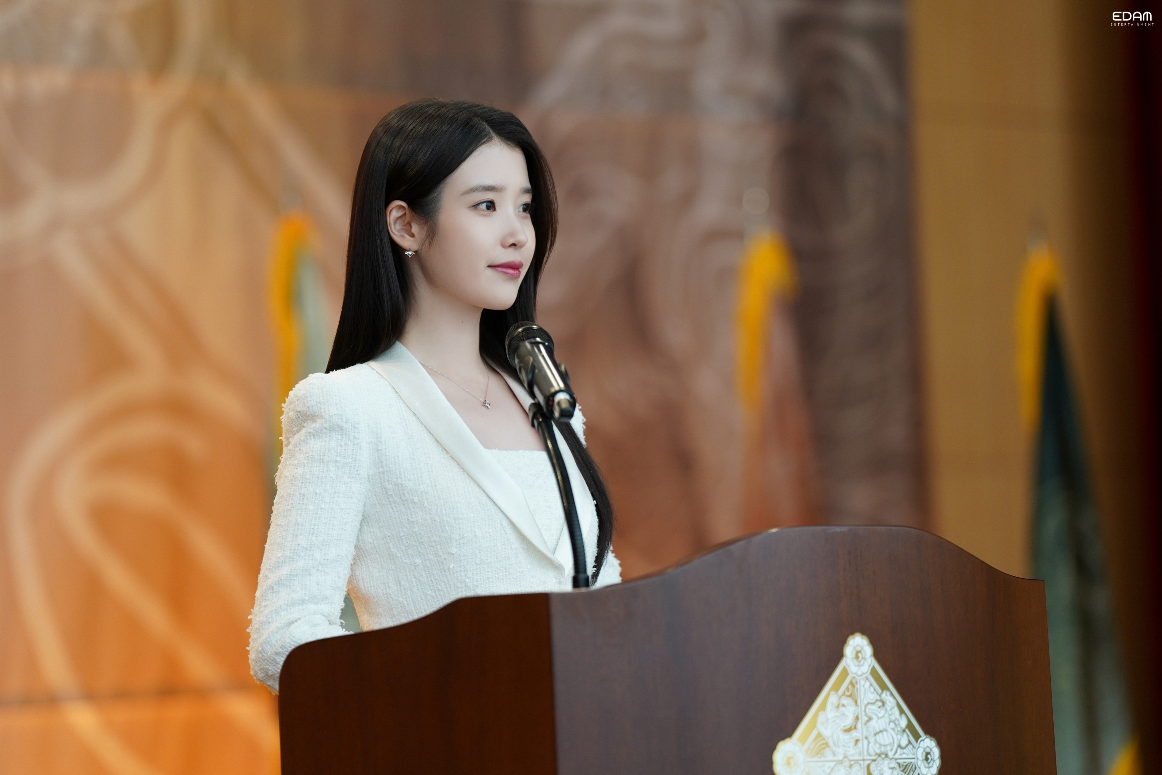 [잡담] 아이유) 소속사 블로그 대군부인 비하인드 사진 모음집 | 인스티즈
