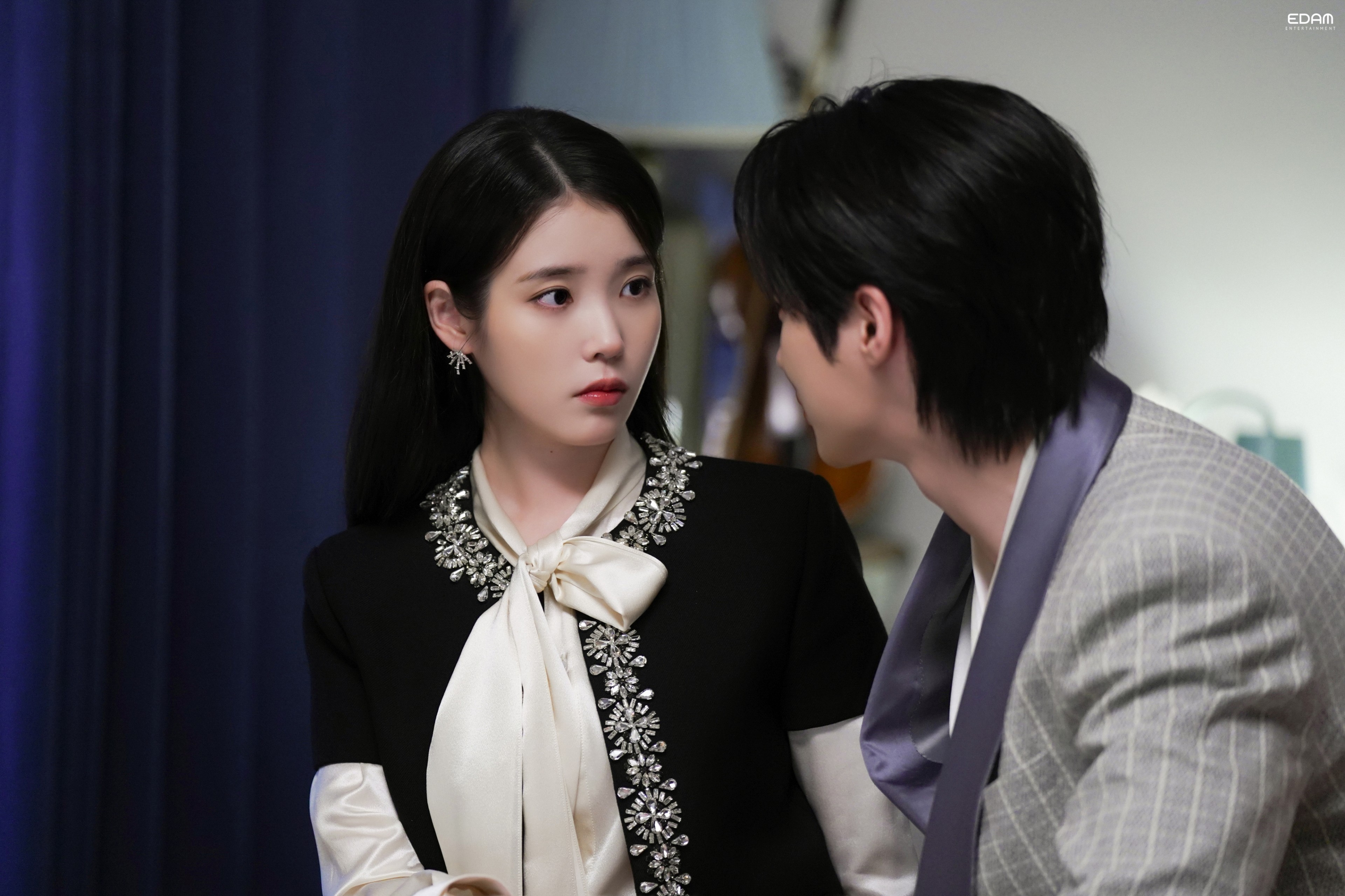 [잡담] 아이유) 소속사 블로그 대군부인 비하인드 사진 모음집 | 인스티즈