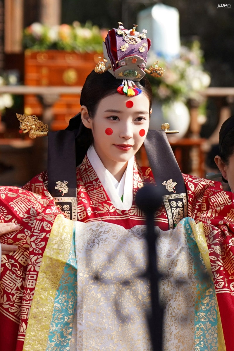 [잡담] 대군부인) 이담이 올려준 아이유 혼례사진 | 인스티즈