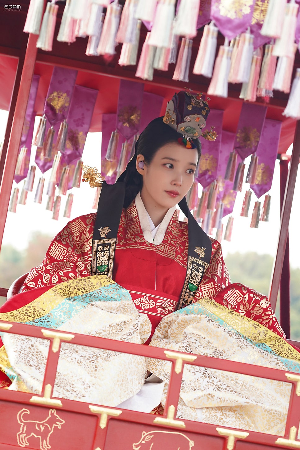 [잡담] 아이유) 소속사 블로그 대군부인 비하인드 사진 모음집 | 인스티즈