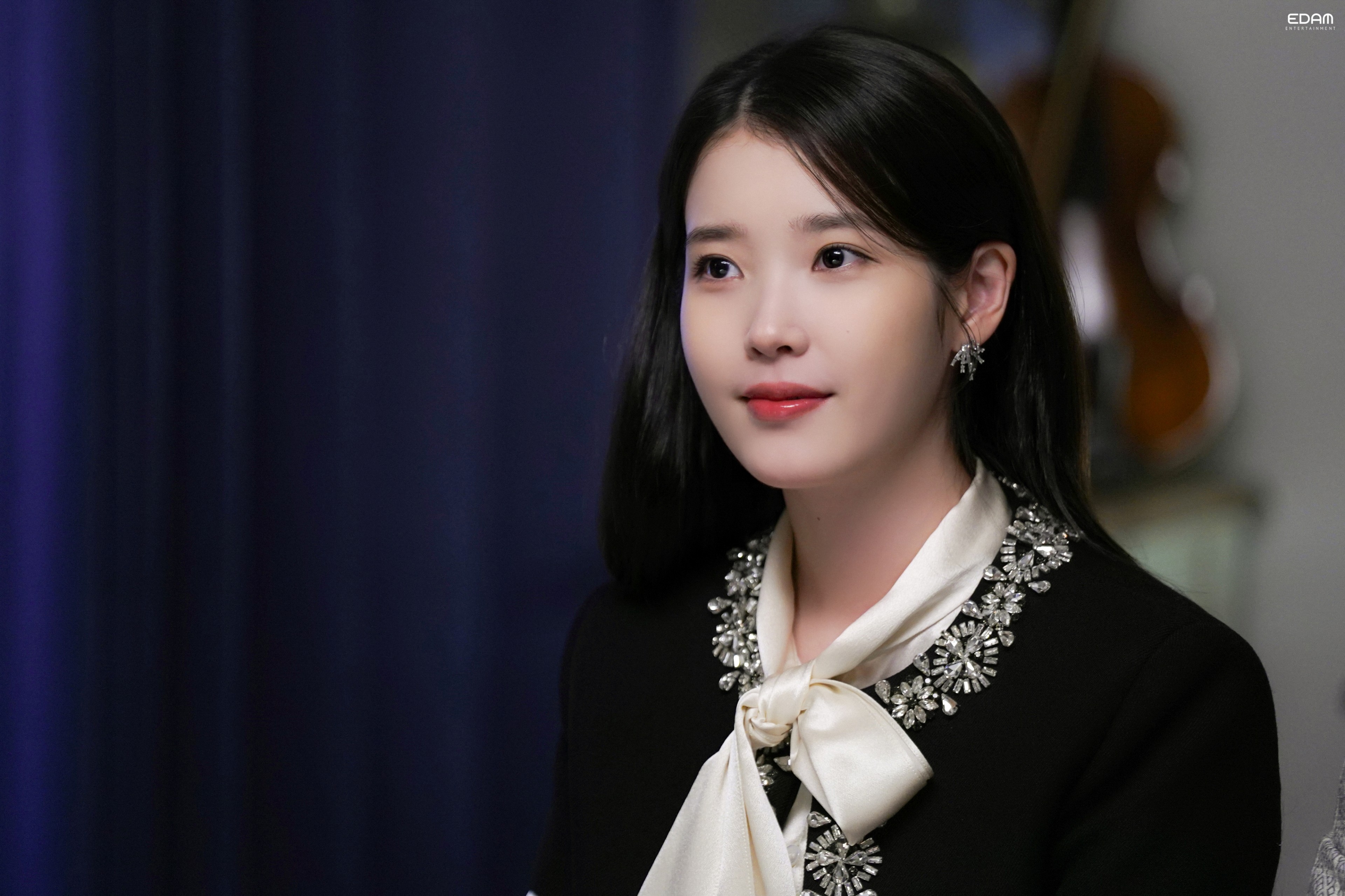 [잡담] 아이유) 소속사 블로그 대군부인 비하인드 사진 모음집 | 인스티즈