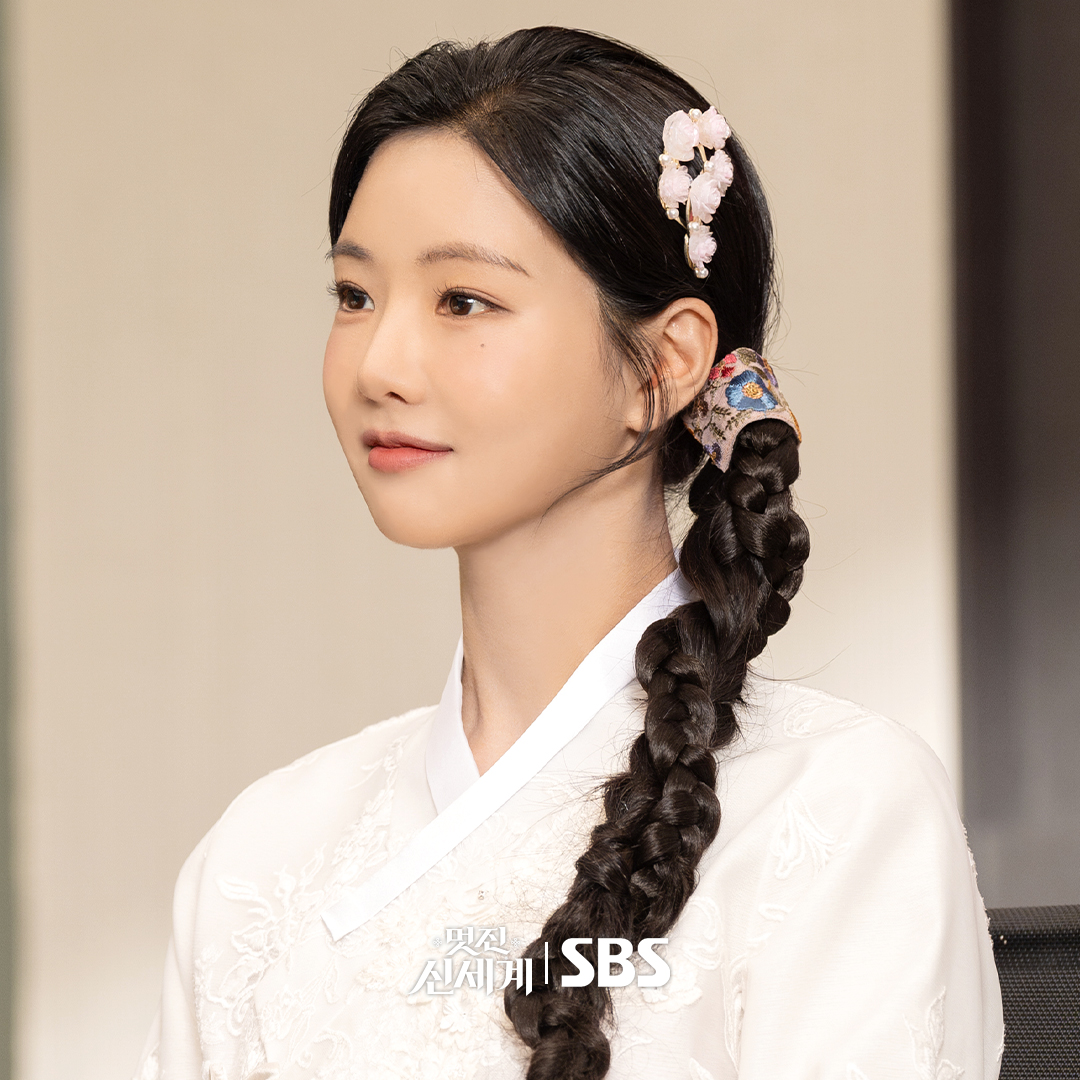 [잡담] 멋진신세계) 제대로 맞붙은 맑은 눈의 그녀들?!무명배우 임지연과 톱스타 이세희의 신경전⚡ | 인스티즈