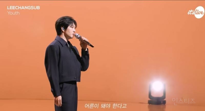 요즘 흑발하고 미모 물오른 이창섭 근황.jpg | 인스티즈