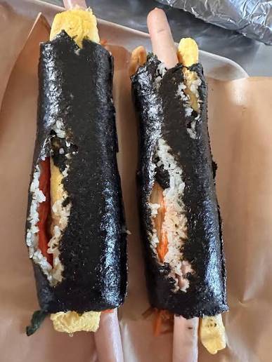 [잡담] 얘들아 김밥집 아주머니가 김밥말다가 터트리면 어떻게되는지알아? | 인스티즈