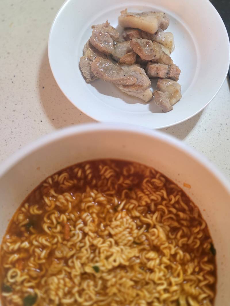 [잡담] 일찍 일어난 새가 | 인스티즈