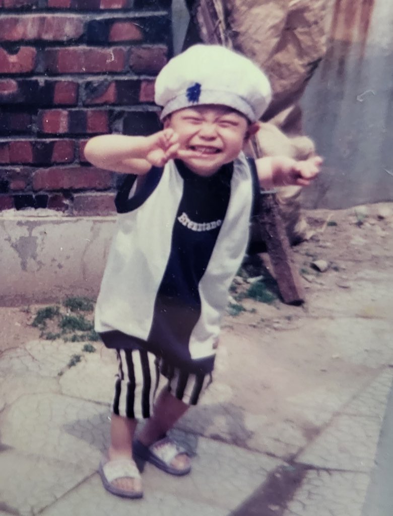 [잡담] 어린이날이니까...지금 35살인 이 아기 누구게ㅎ | 인스티즈