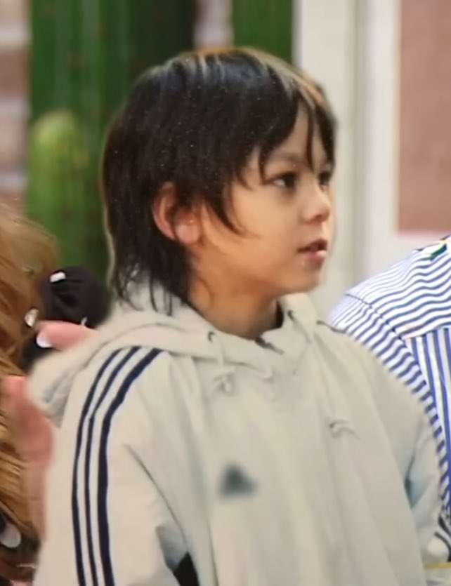 [잡담] 이 애기도 누군지 맞춰봐~ | 인스티즈