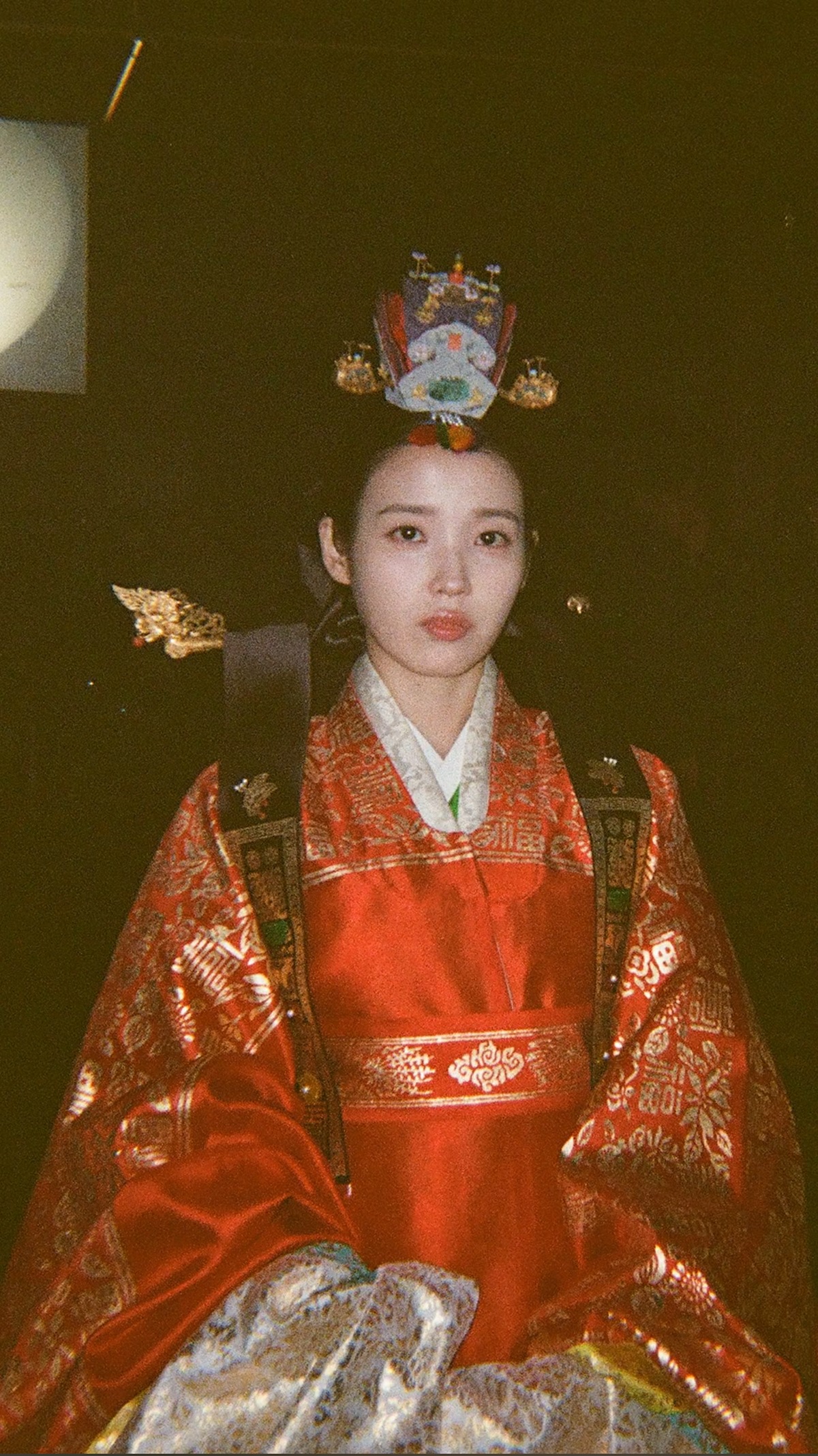 [잡담] 아이유) 진짜 내 딸 시집보내는거같음.... | 인스티즈