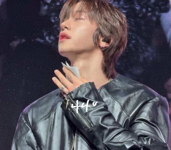 [잡담] 누가 땀을 이렇게 닦아요...... jpg | 인스티즈