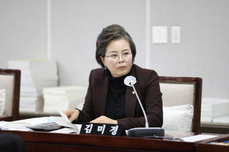 3선하며 재산이 평균 6억씩 증가한 정치인 | 인스티즈