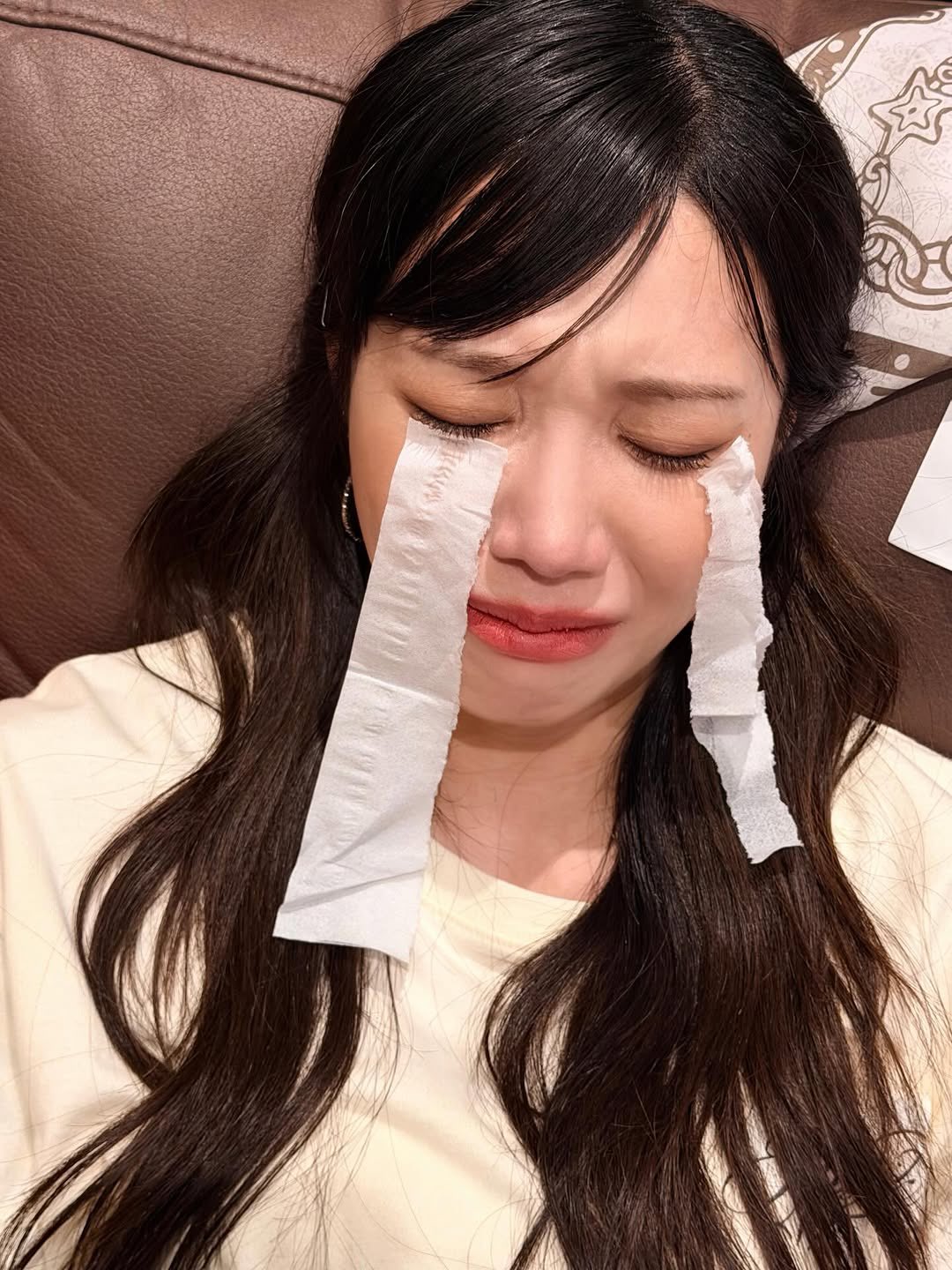 [잡담] 아 정은지 진짜 안우는데 말레이시아 콘서트에서 오열했다고 끝나고 에이핑크가 둘러싸고 사진찍음 | 인스티즈