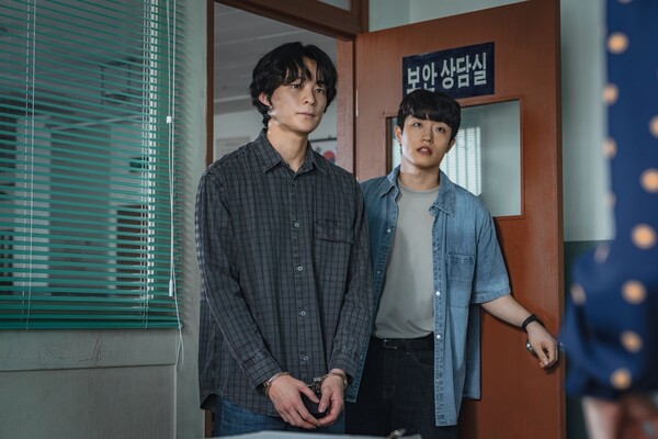 [정보/소식] 허수아비) '허수아비' 박해수-정문성, 불편한 대면...다시 친구 할 수 있을까? | 인스티즈