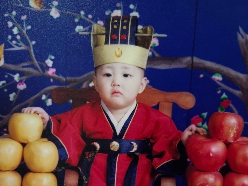 [잡담] 원빈이 사과랑 배 잡고 있는거 봤냐 | 인스티즈