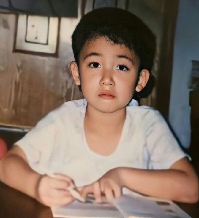 [잡담] 이분도 참 몸만 자라셨다 걍 지금 몸에 합성해도 똑같을듯 | 인스티즈