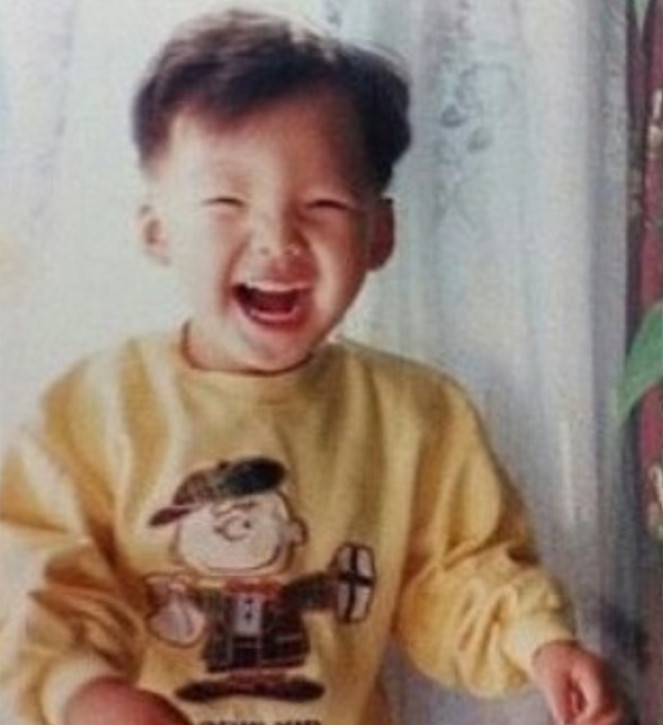[잡담] 밑에 이종석 어린시절 사진보고 급 김우빈 어린시절 궁금해져서 찾아봤는데 | 인스티즈