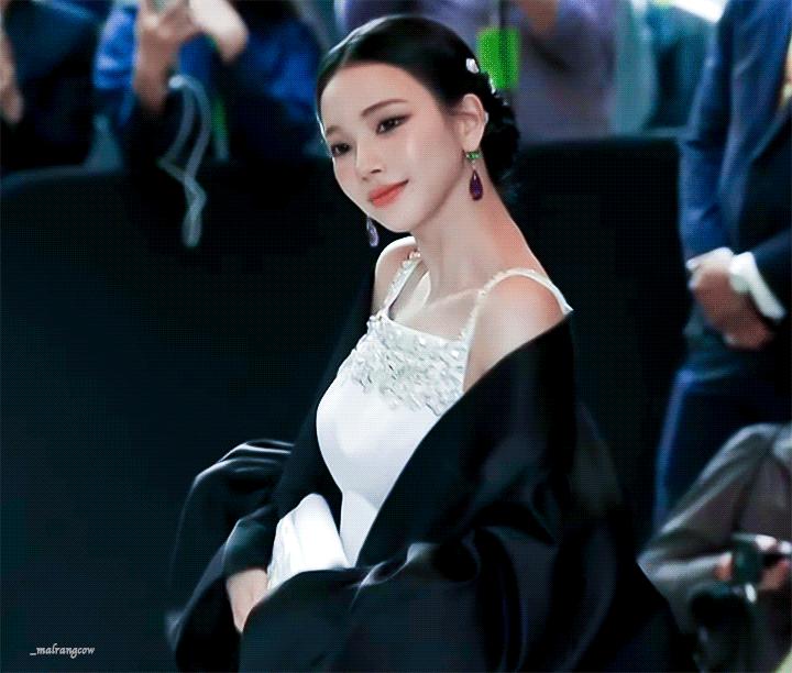 [잡담] 진짜 카리나 한복 화보 궁금하다.. 오늘부터 소취 드감 | 인스티즈