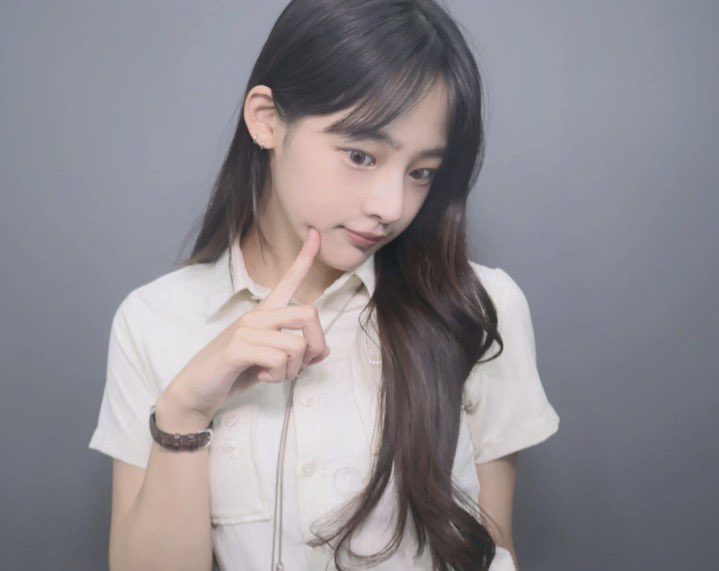 [잡담] 민지 이때랑 완전 똑같아 | 인스티즈