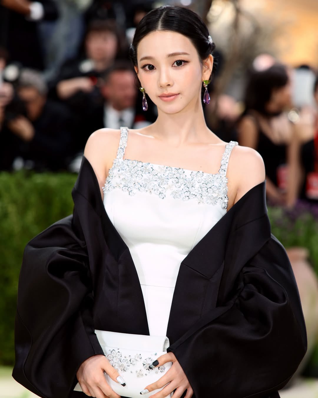[잡담] 멧갈라 메인쇼 카리나 착장vs 멧갈라 애프터 파티 착장 뭐가 더 예쁠것 같아? | 인스티즈