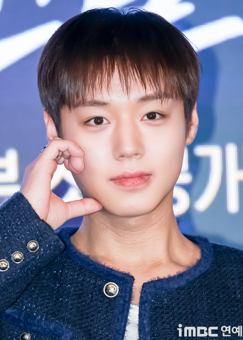 [잡담] 취사병 전설이 되다) 박지훈 <취사병 전설이 되다> 제작발표회 (실시간) | 인스티즈