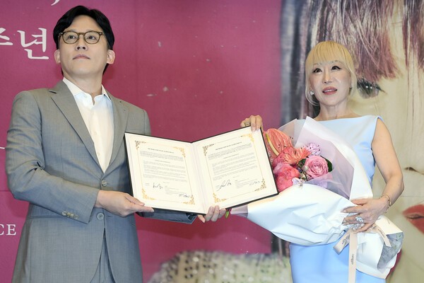 [잡담] '데뷔 40주년' 조수미 "SM과 만나 K팝과 콜라보 설레...엑소 수호와 감동적 협업" [K현장] | 인스티즈