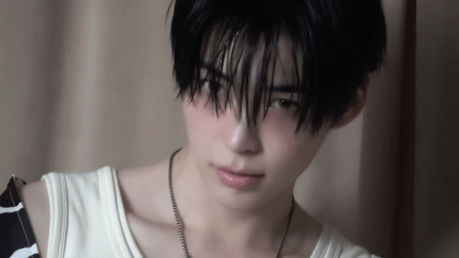 [잡담] 성한빈 잘생긴 거 축하해 | 인스티즈