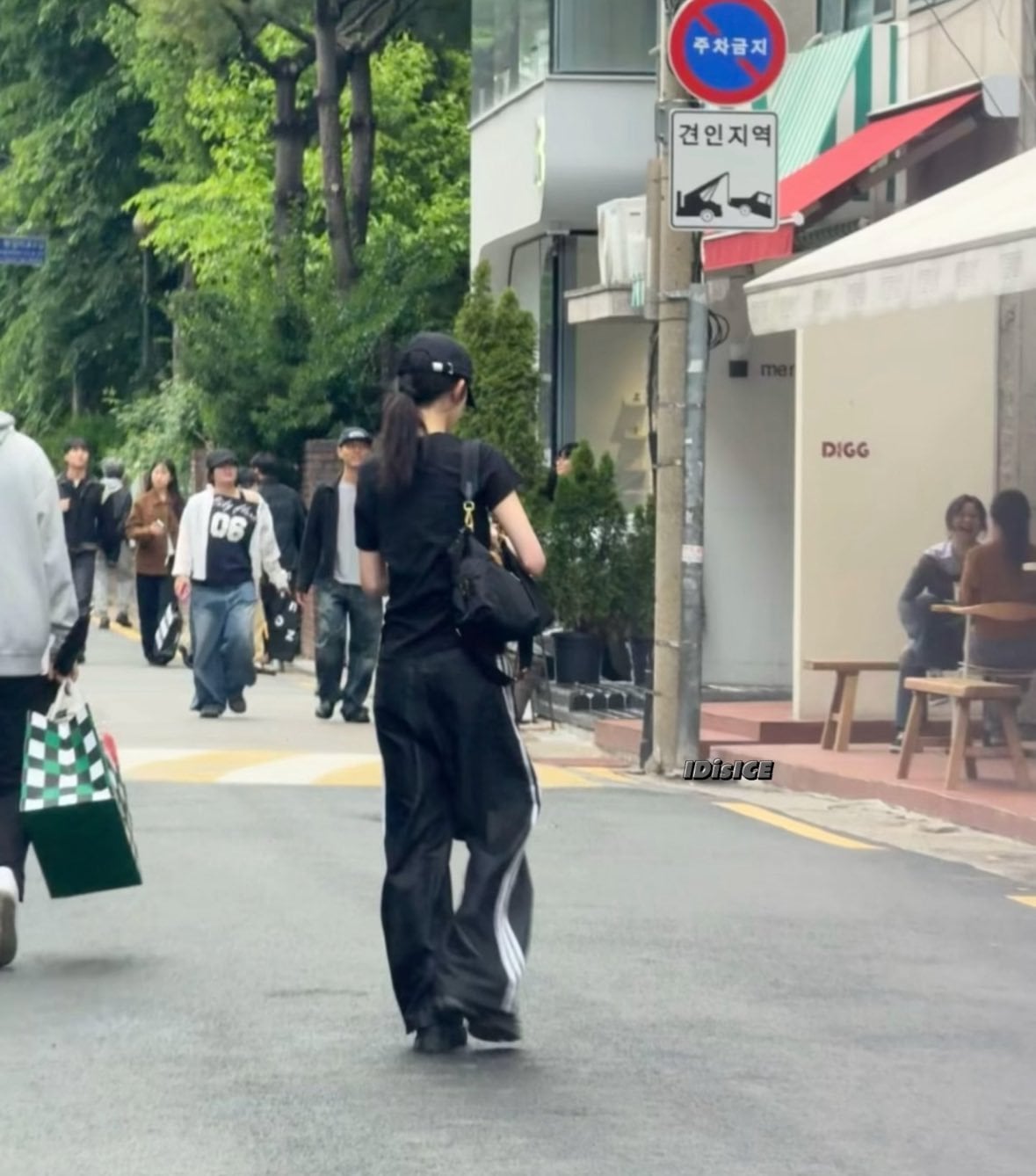 [잡담] 에이나 프라다백 휘뚤마뚤하기에 어때??? | 인스티즈