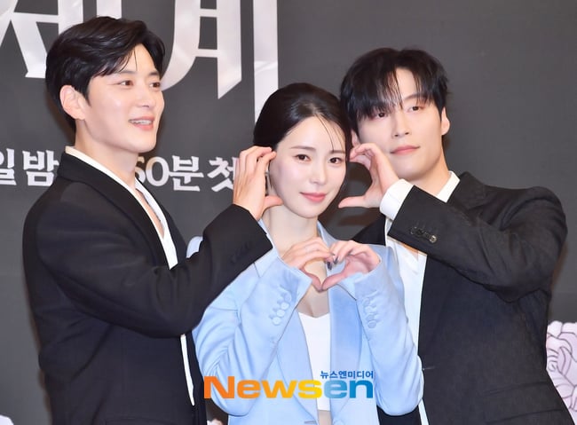 [잡담] 멋진신세계) 제작 발표회 단체 기사사진 | 인스티즈