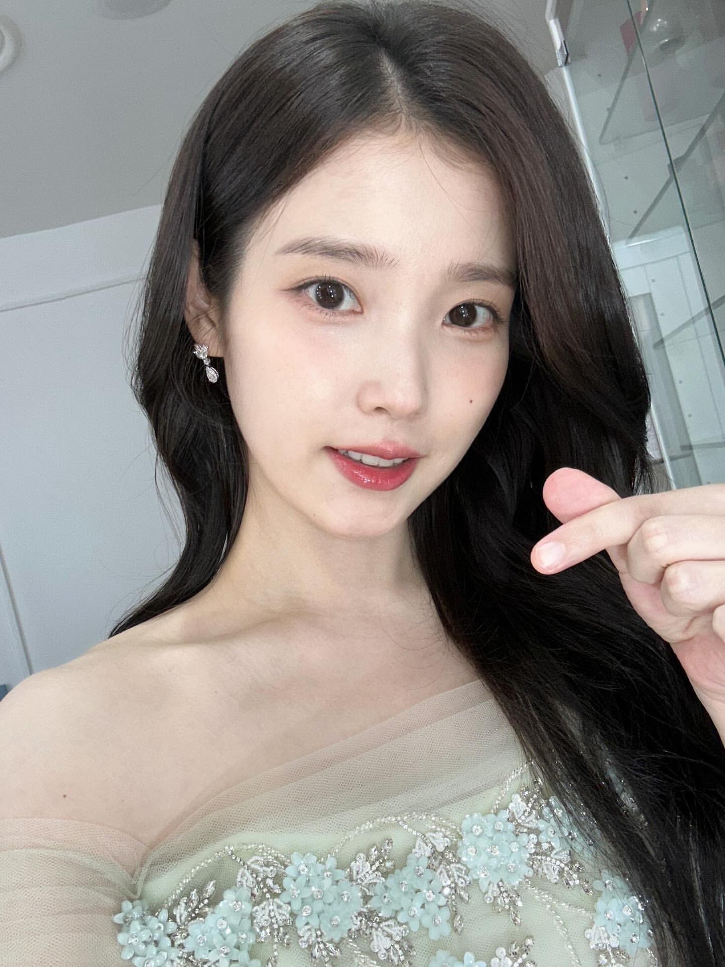 [잡담] 아이유 장발 vs 단발 | 인스티즈
