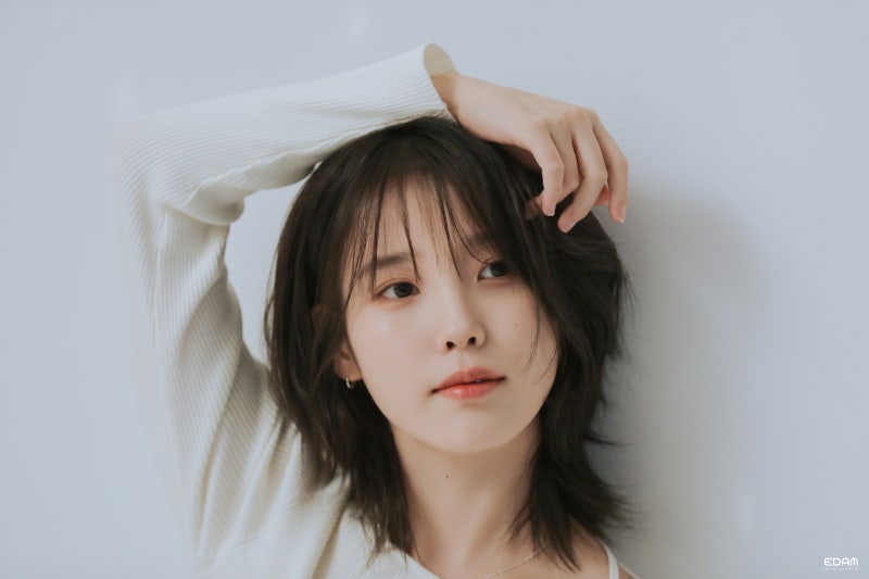 [잡담] 아이유 장발 vs 단발 | 인스티즈