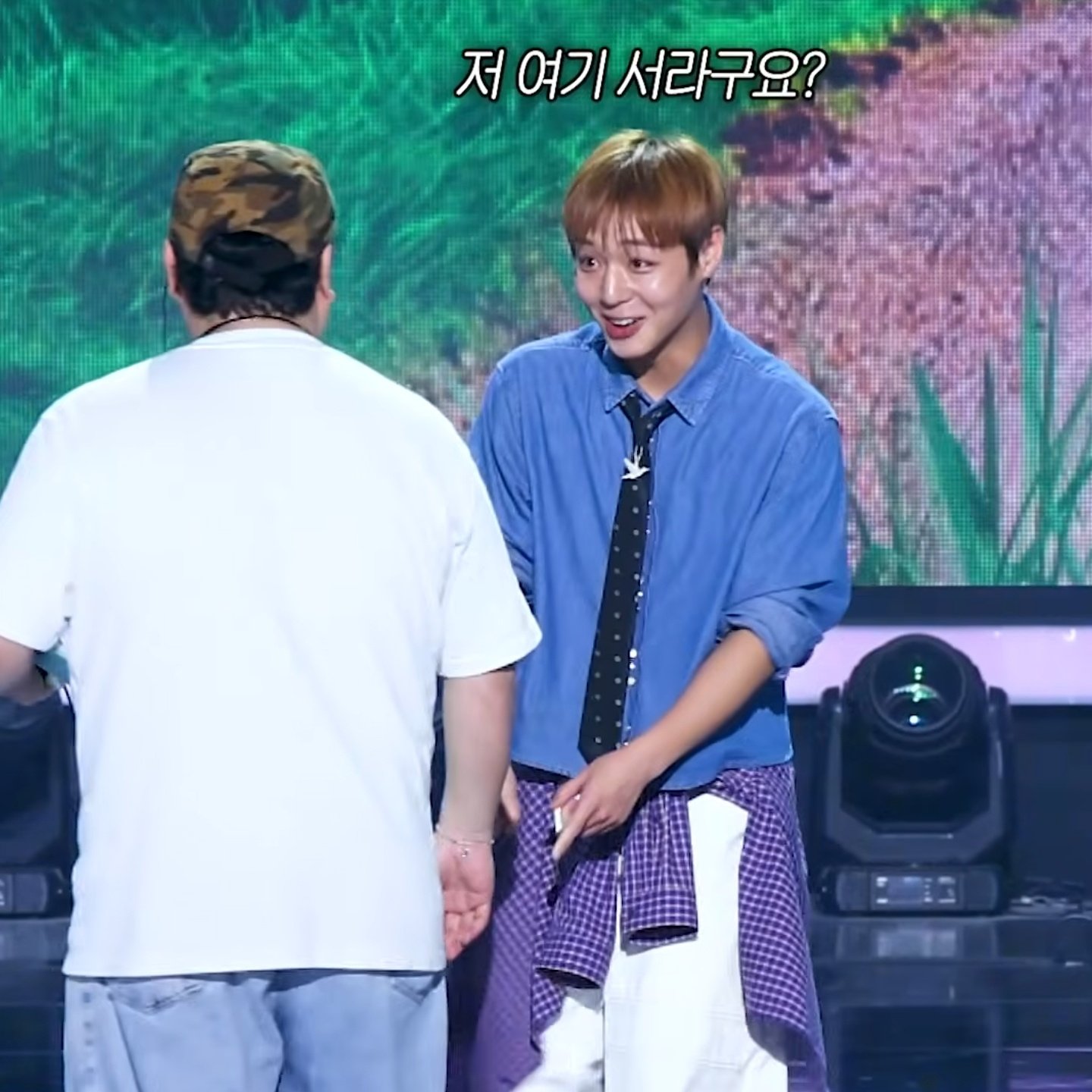 [잡담] 박지훈 음방 칼퇴존 못가고 센터에 붙잡힌거ㅋㅋ | 인스티즈