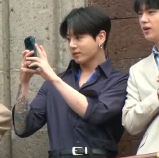 [잡담] 와 방탄 정국 실시간 착장 정장 넘 좋다 | 인스티즈