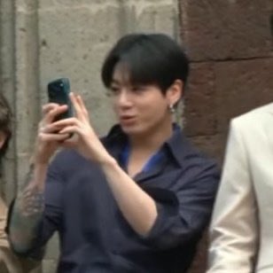 [잡담] 와 방탄 정국 실시간 착장 정장 넘 좋다 | 인스티즈