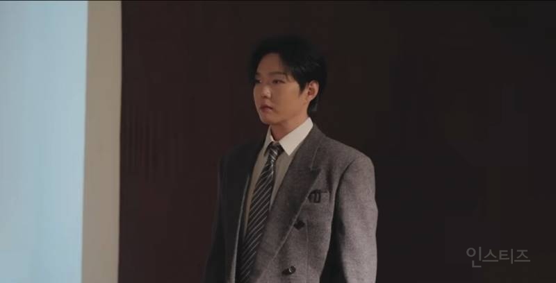 이창섭이 가족사진찍어주는데 유독 먹먹한 이유..jpg | 인스티즈