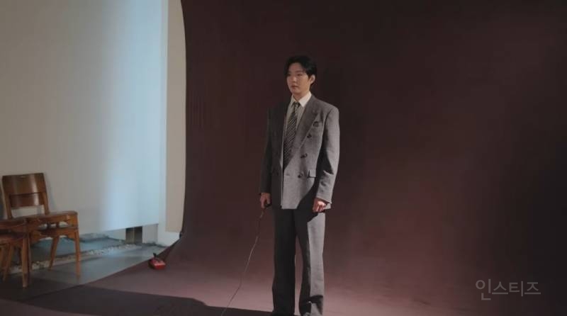 이창섭이 가족사진찍어주는데 유독 먹먹한 이유..jpg | 인스티즈